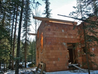 Installing timber roof structure