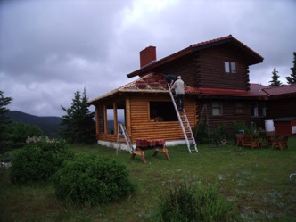 Installing roof tiles