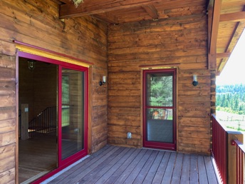 Balcony with custom made railing